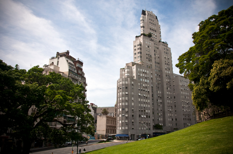 Kavanagh’s spite skyscraper (Photo: Marcos Prack/https://goo.gl/54cljZ)